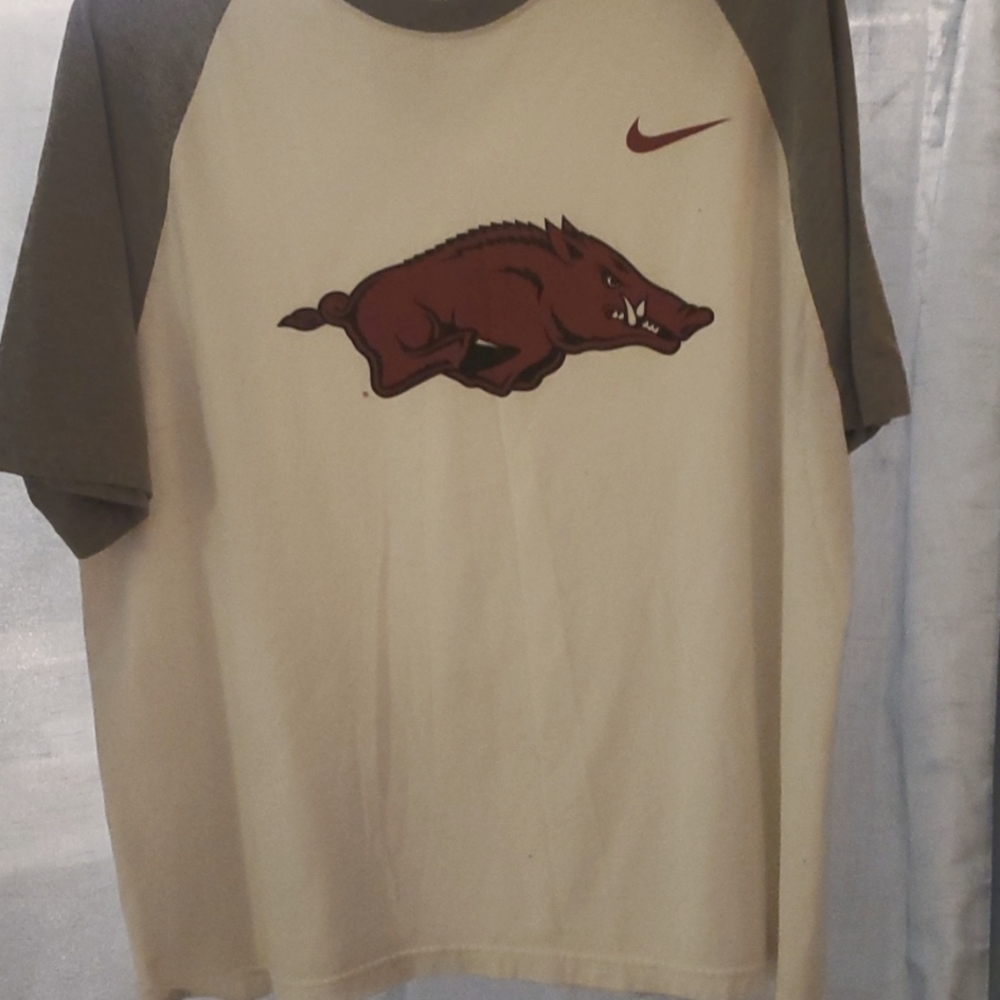 Nike Women Large Tshirt